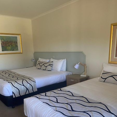 Deniliquin Country Club Motor Inn Exteriér fotografie