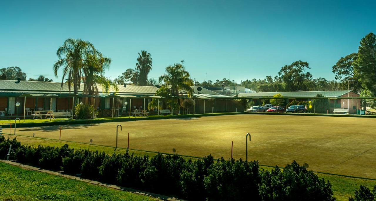 Deniliquin Country Club Motor Inn Exteriér fotografie