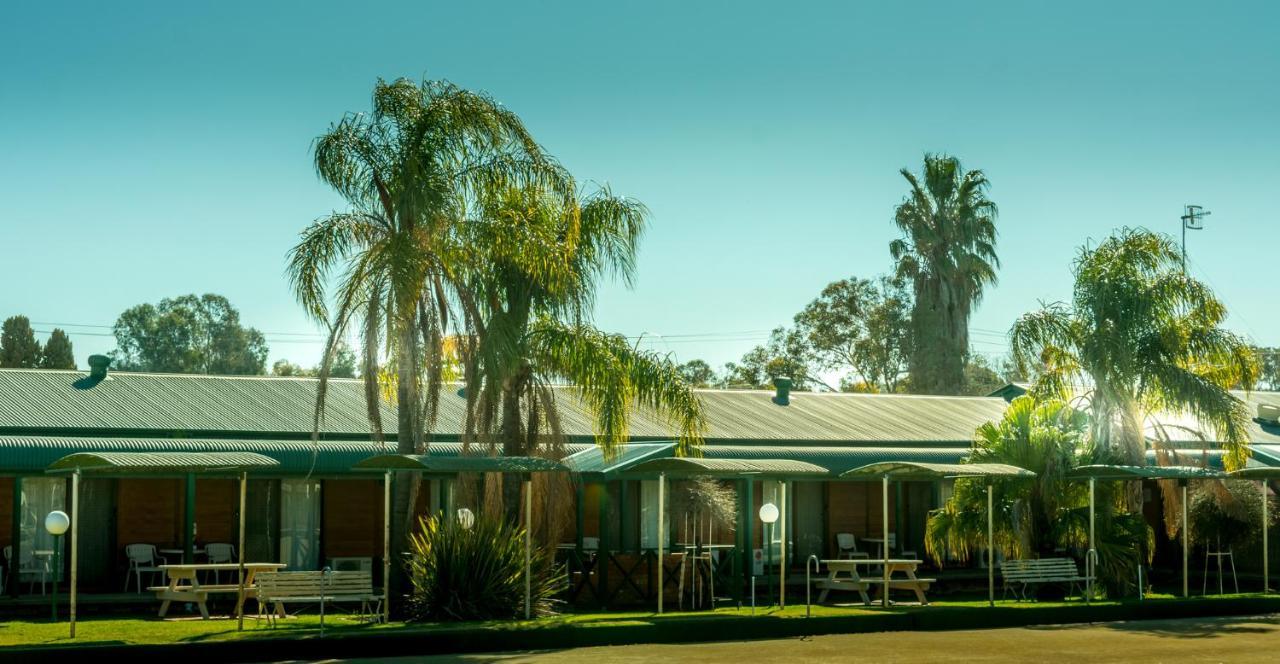 Deniliquin Country Club Motor Inn Exteriér fotografie