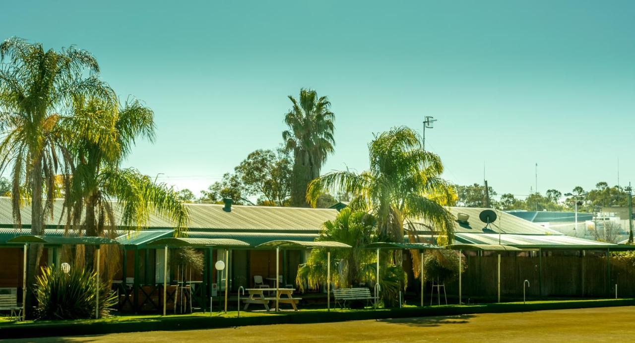 Deniliquin Country Club Motor Inn Exteriér fotografie