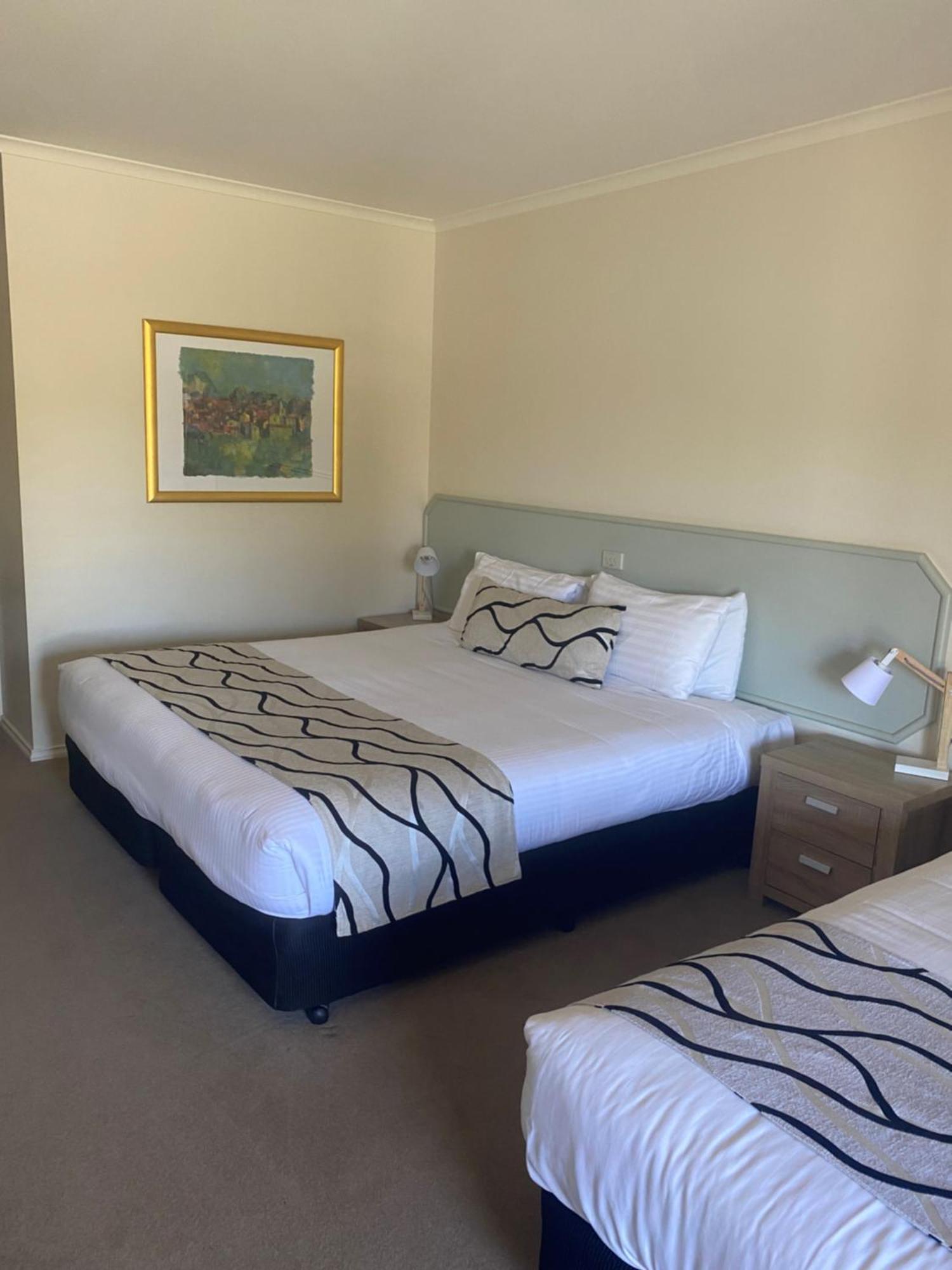 Deniliquin Country Club Motor Inn Exteriér fotografie