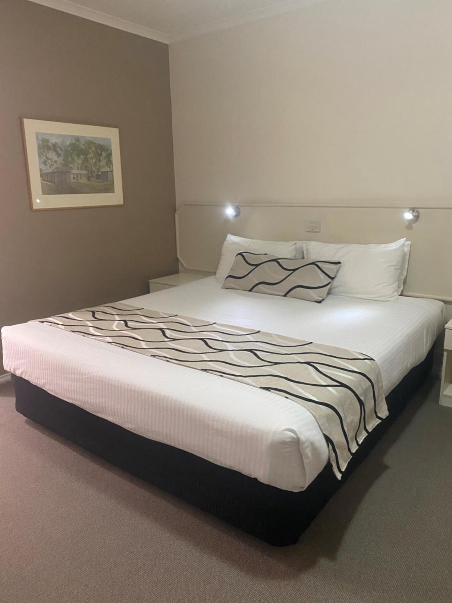 Deniliquin Country Club Motor Inn Exteriér fotografie