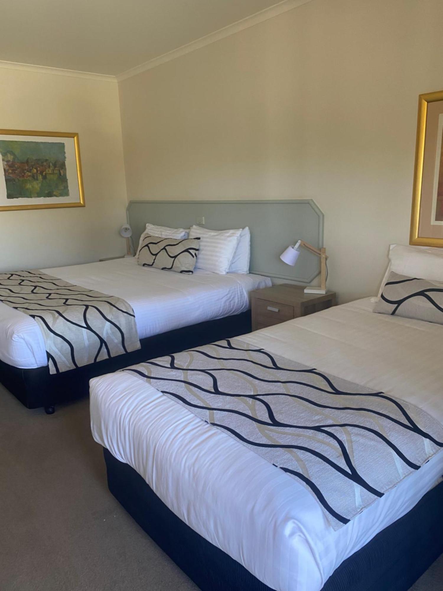 Deniliquin Country Club Motor Inn Exteriér fotografie