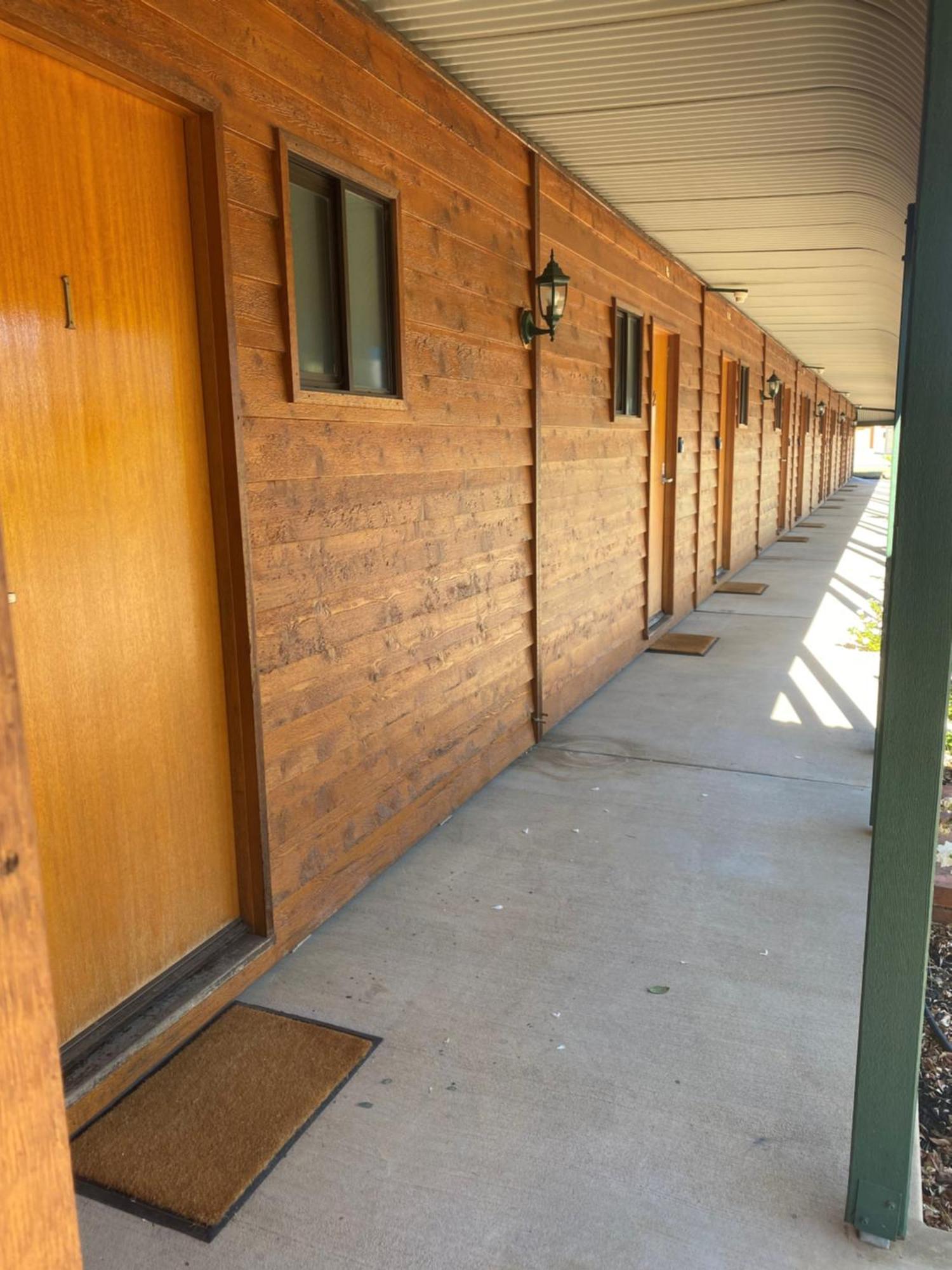 Deniliquin Country Club Motor Inn Exteriér fotografie