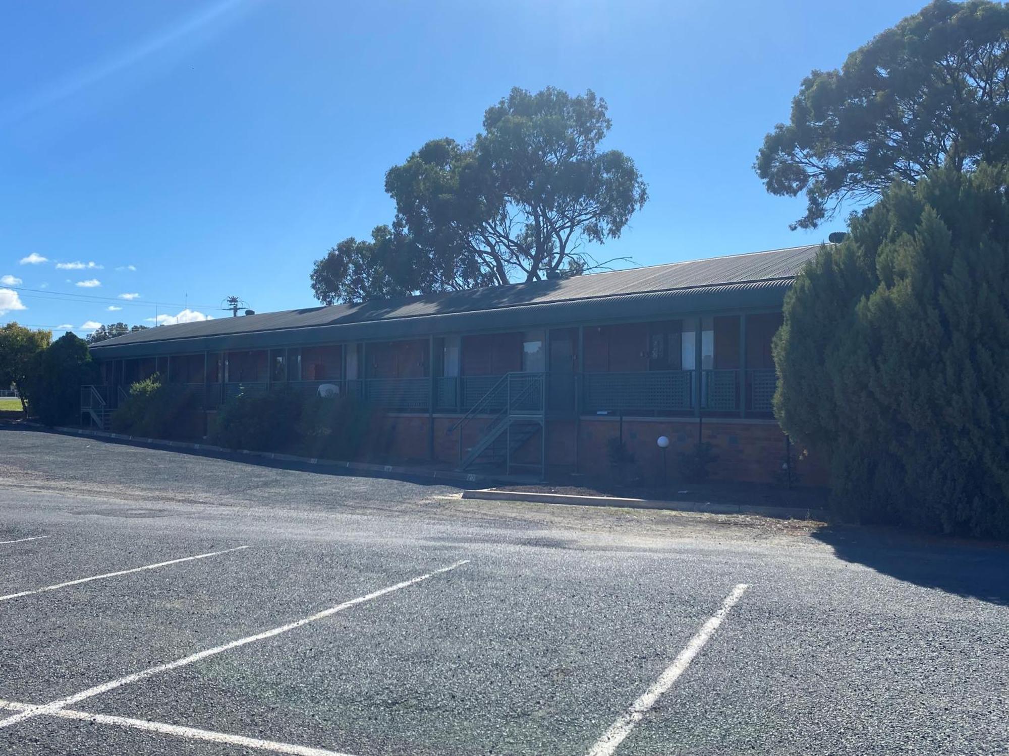 Deniliquin Country Club Motor Inn Exteriér fotografie