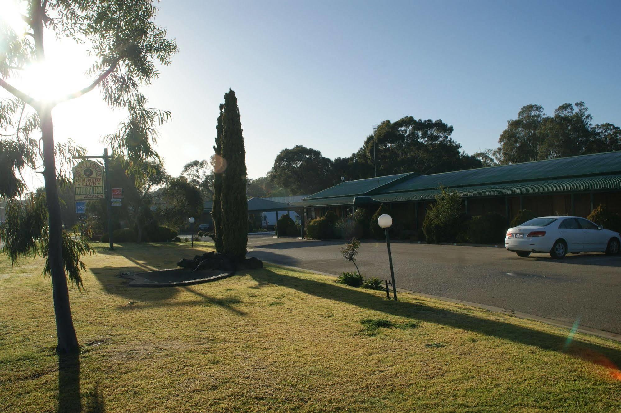 Deniliquin Country Club Motor Inn Exteriér fotografie